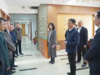 省科协领导新春慰问干部职工