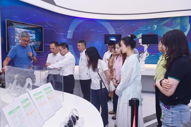 省科协青年理论学习小组赴佛山开展践学活动